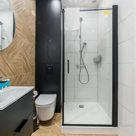 Wilson Park Serene By Bookinghost *