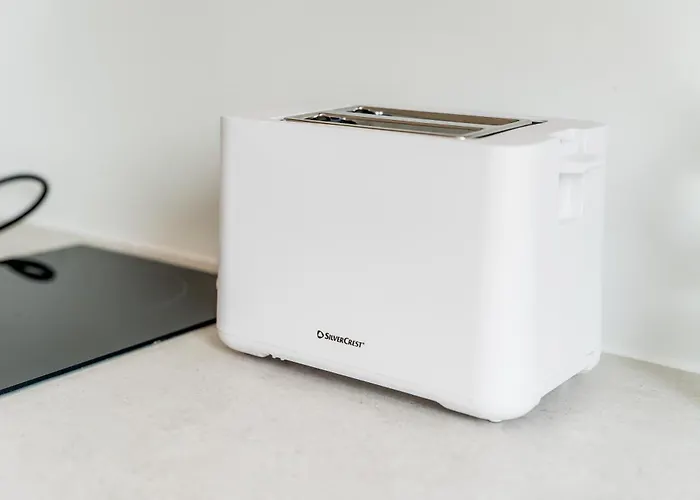 Wilson Park Serene By Bookinghost * Poznań